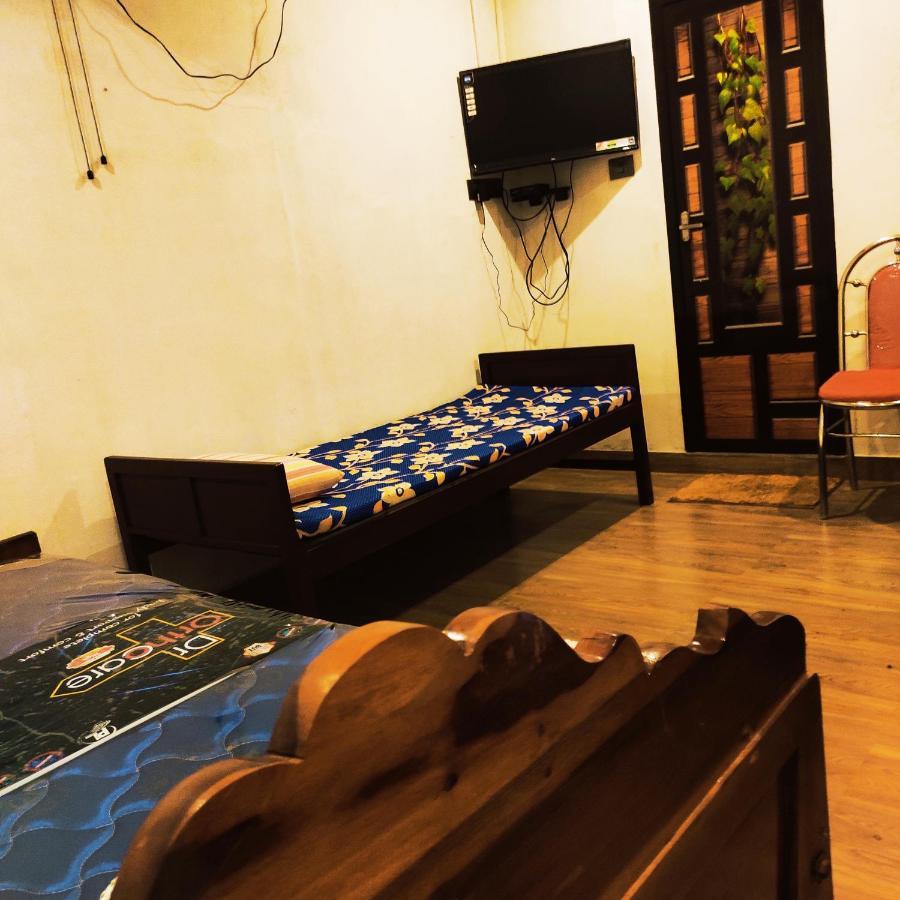 Munroe Inn Homestay Коллам Екстер'єр фото