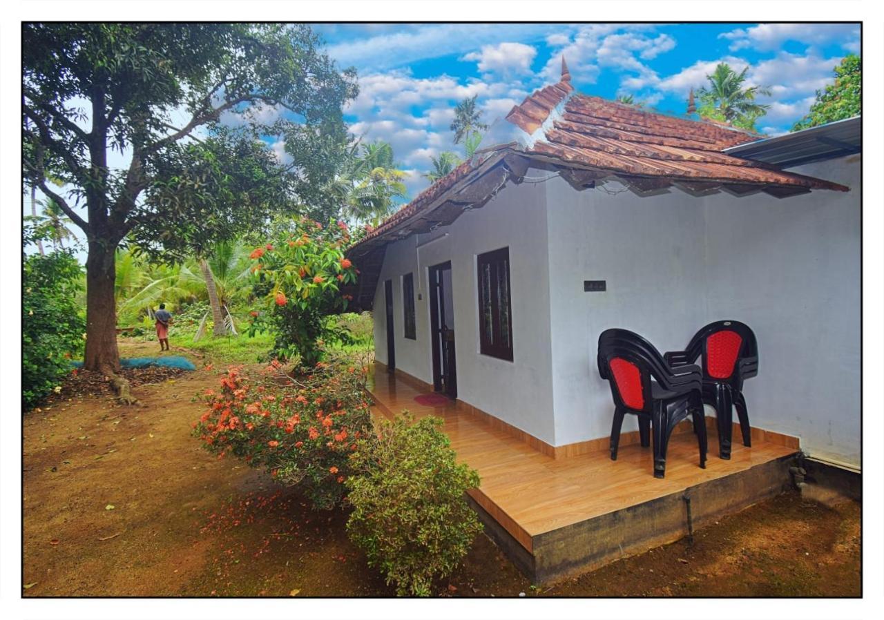 Munroe Inn Homestay Коллам Екстер'єр фото