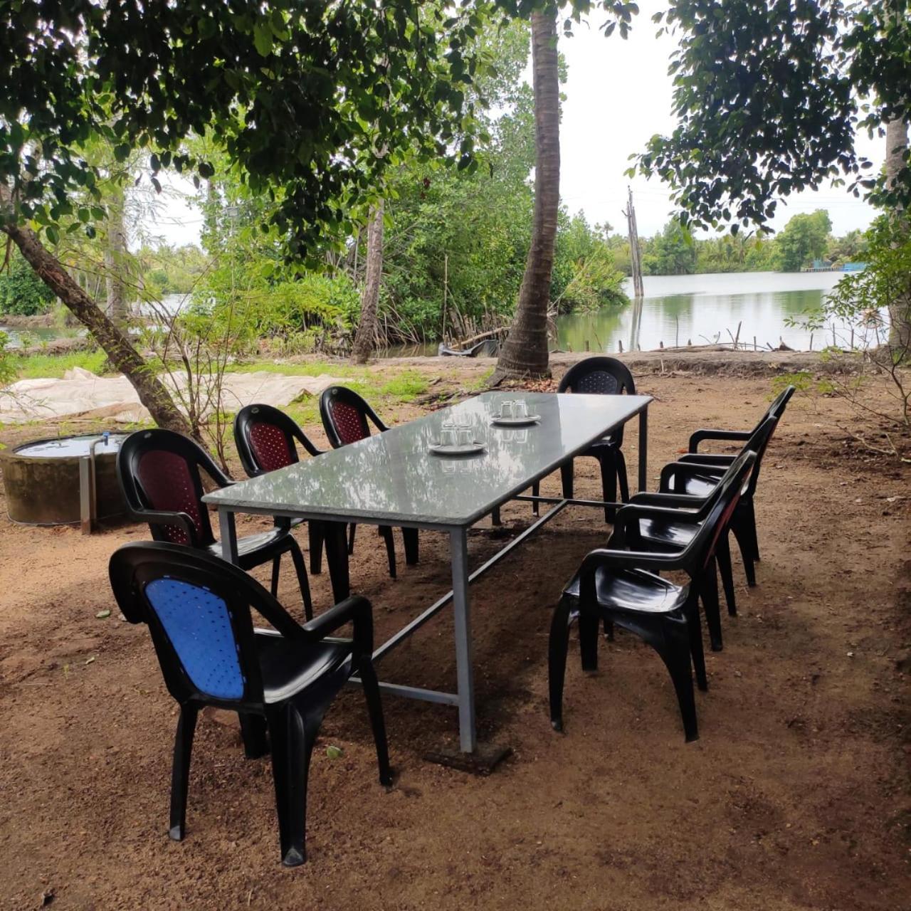 Munroe Inn Homestay Коллам Екстер'єр фото